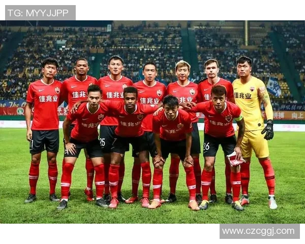 广州富力与深圳佳兆业首发阵容揭晓双方实力对决引发关注 广州富力与深圳佳兆业首发阵容揭晓双方实力对决引发关注